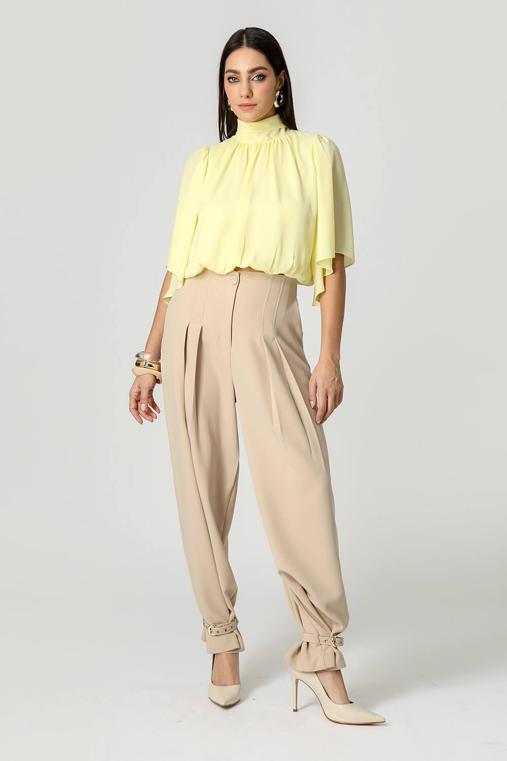 AMARELO