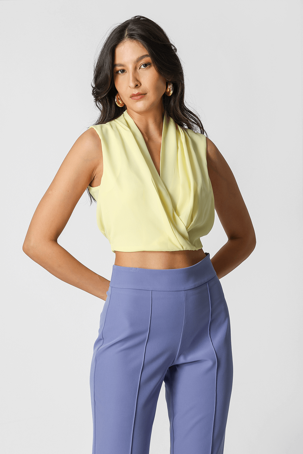 AMARELO
