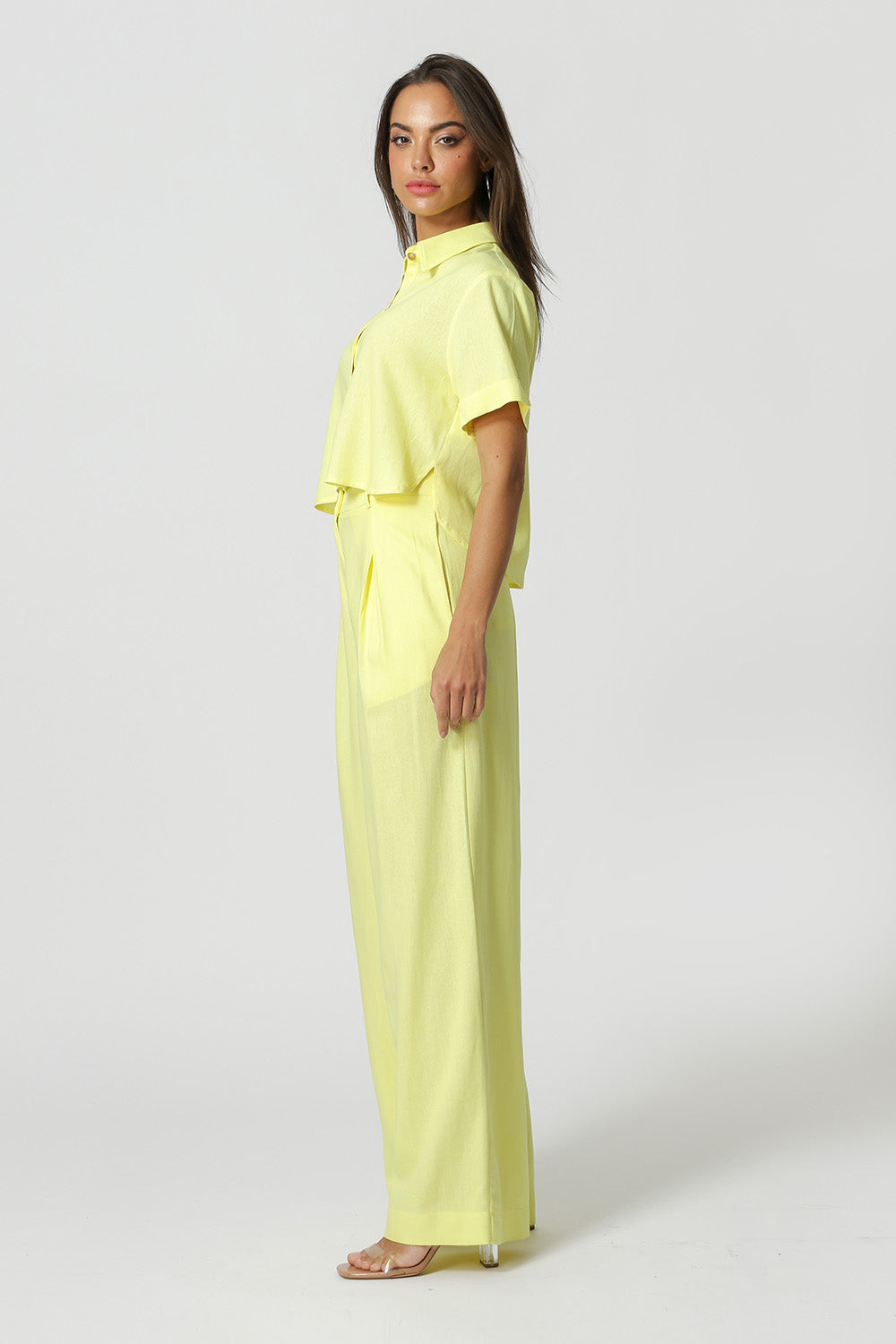 AMARELO