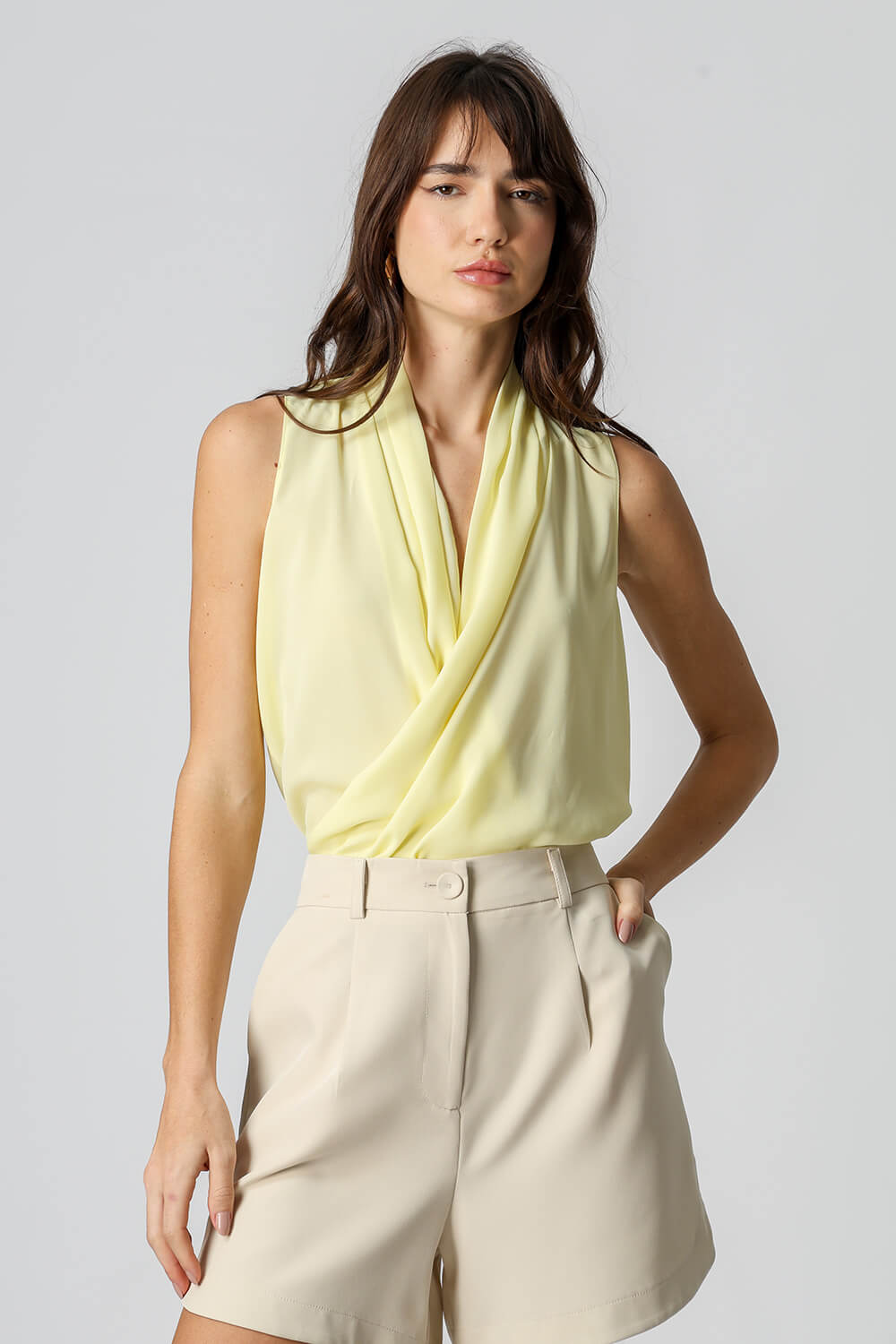 AMARELO