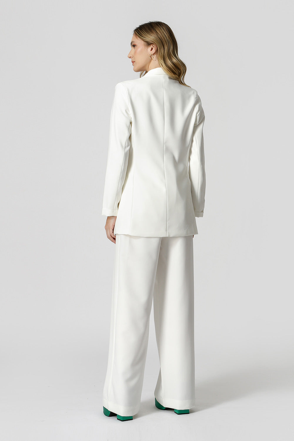 OFF WHITE