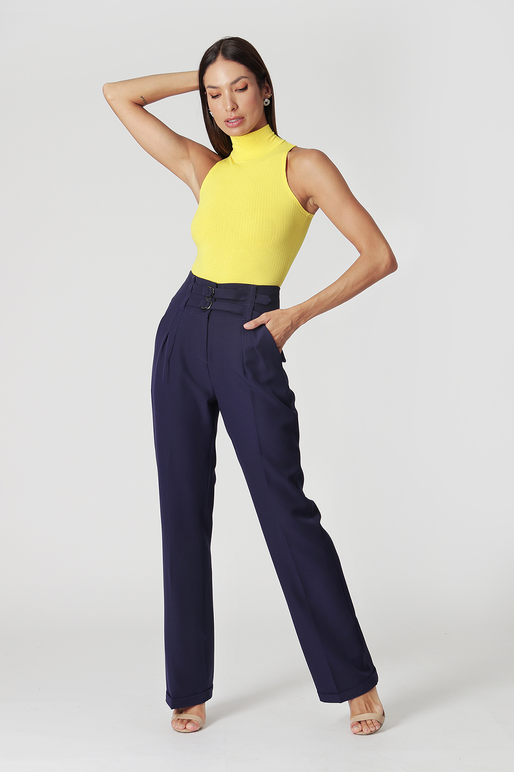 AMARELO