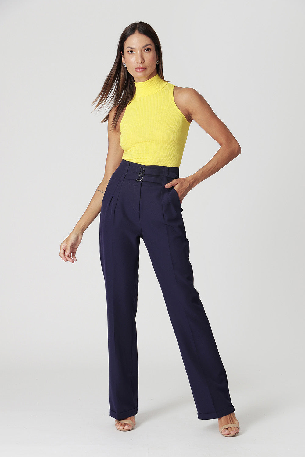 AMARELO
