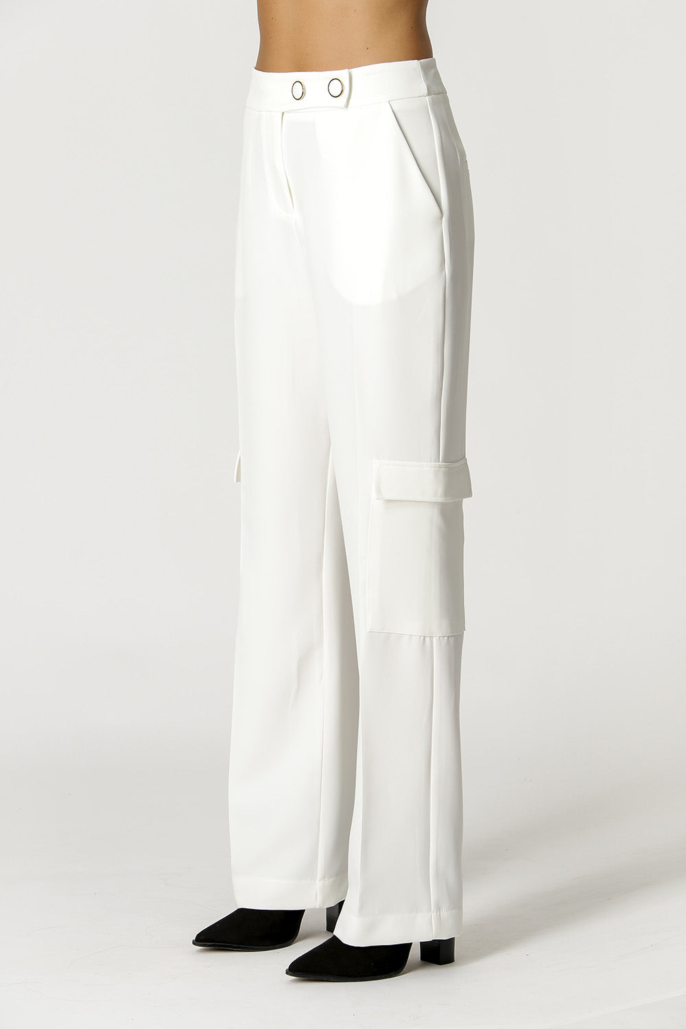 OFF WHITE