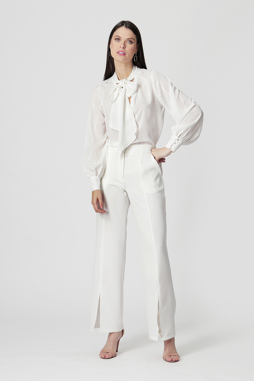 OFF WHITE