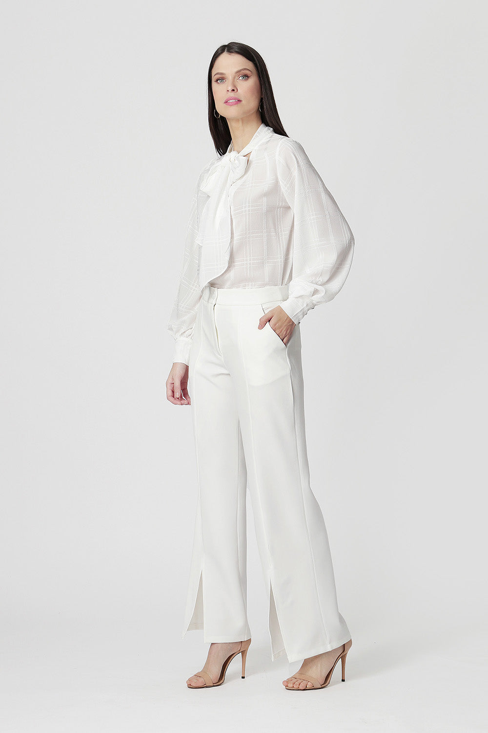 OFF WHITE