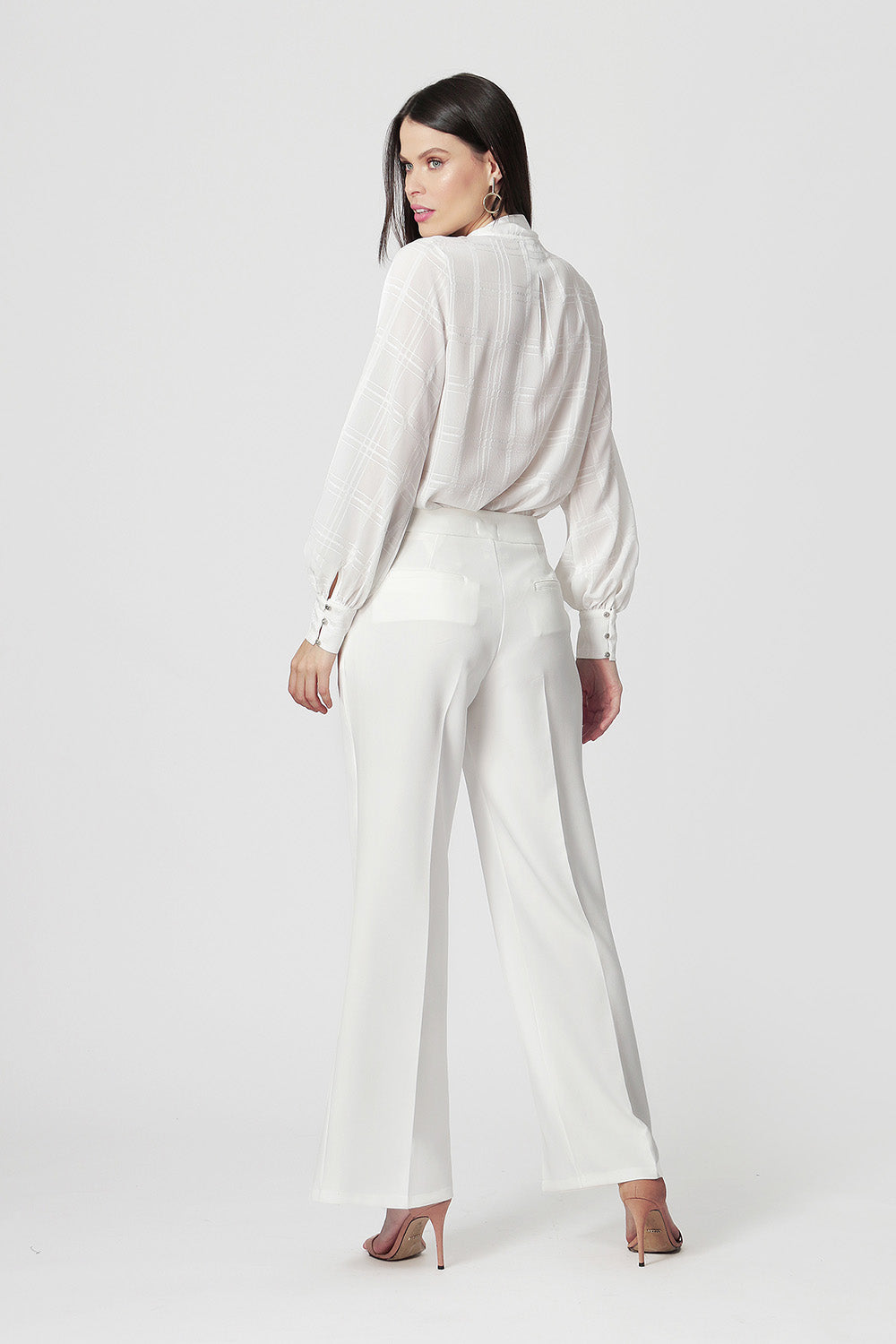 OFF WHITE