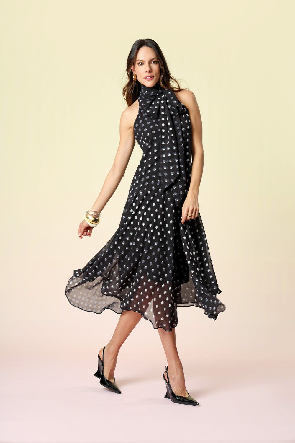 Vestido Cava Americana Com Barra Assimétrica - PRETO 7205