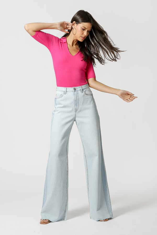 Blusa básica con cuello en V - ROSA 1