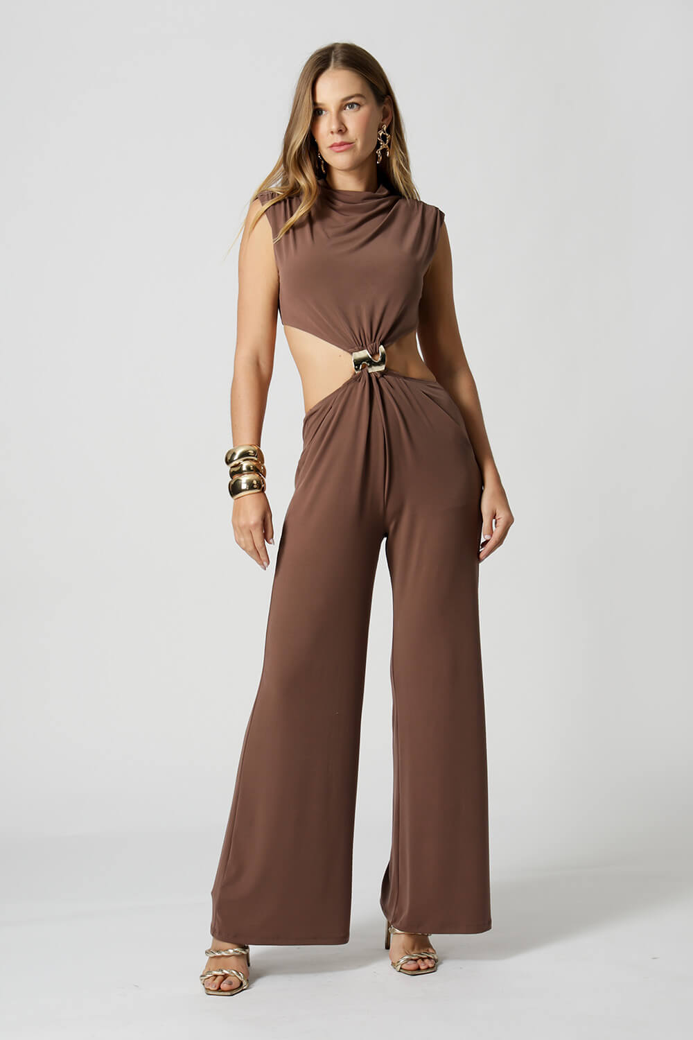 Macacão Vazado Com Fivela - MARROM