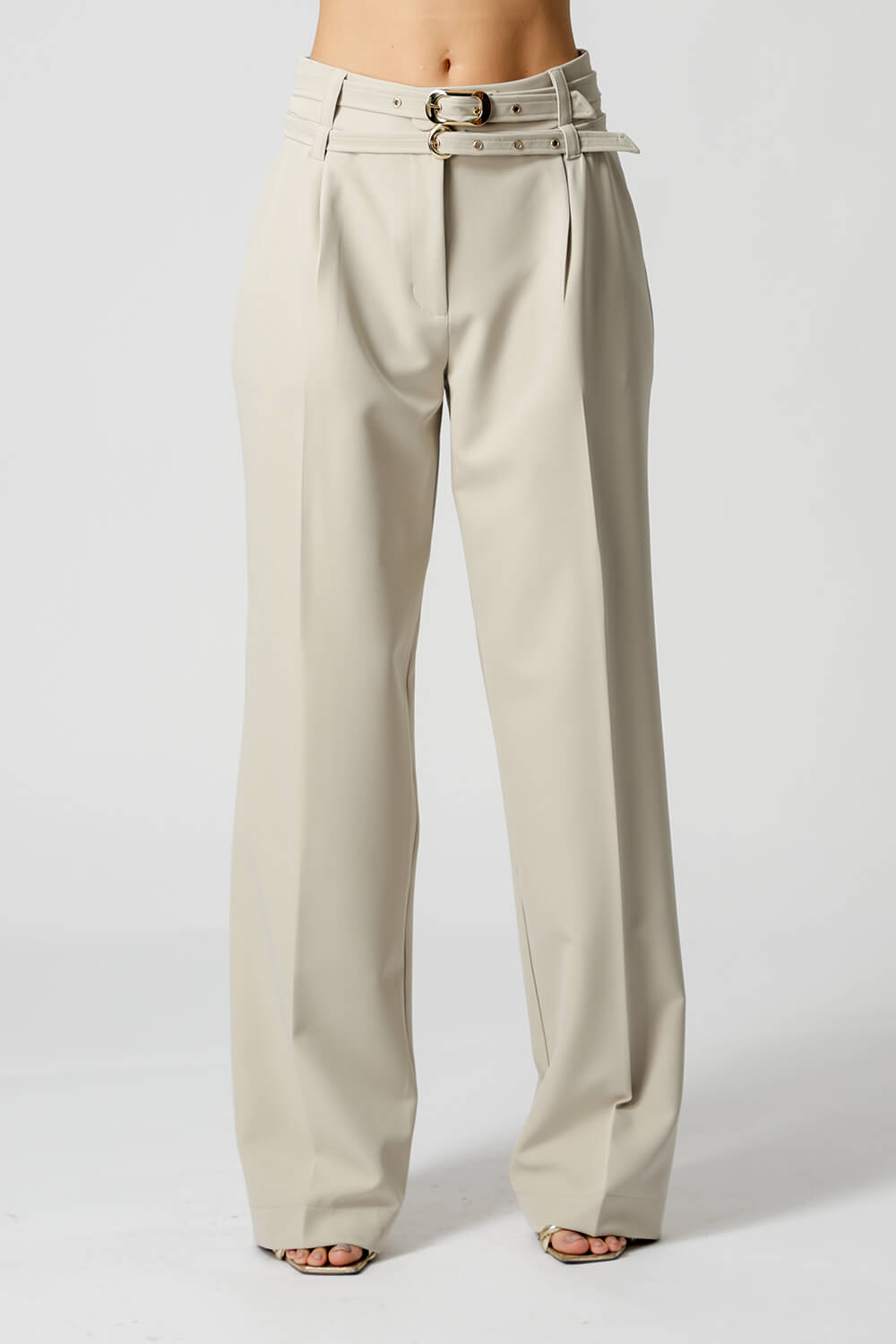 Calça Alfaiataria Com Pregas e Cintos - GELO ESC