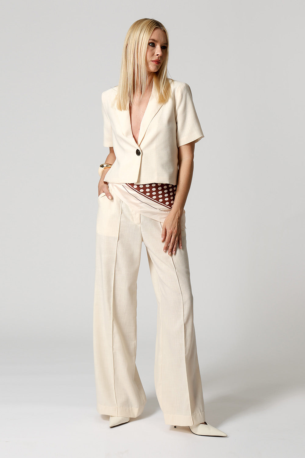 Blazer Cropped Manga Curta - CRU