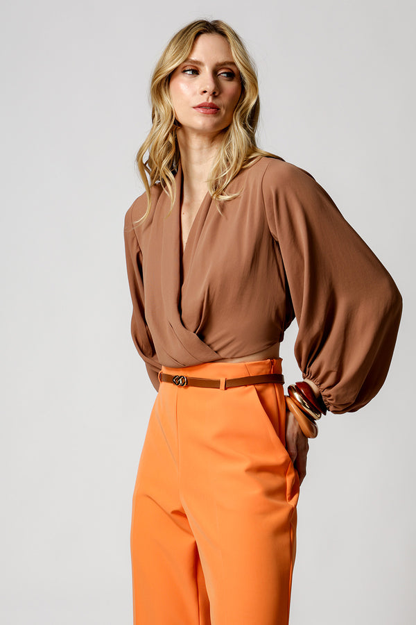 Blusa Transpassada Manga Longa Bufante - MARROM