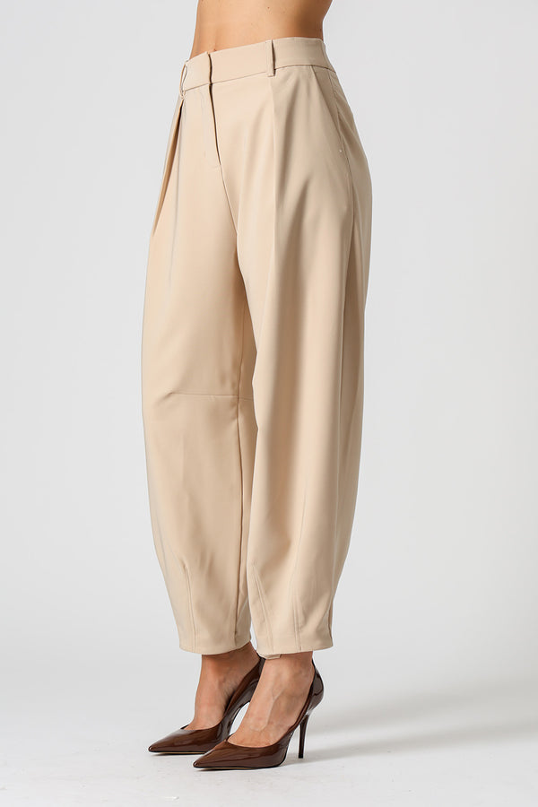 Calça Barrel Com Pregas e Bolsos - AREIA