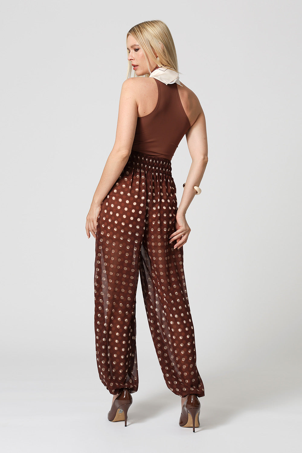 Blusa Ombro Único Com Gola - TABACO