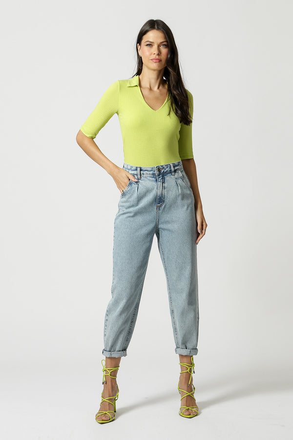 Blusa básica con cuello en V - CANA