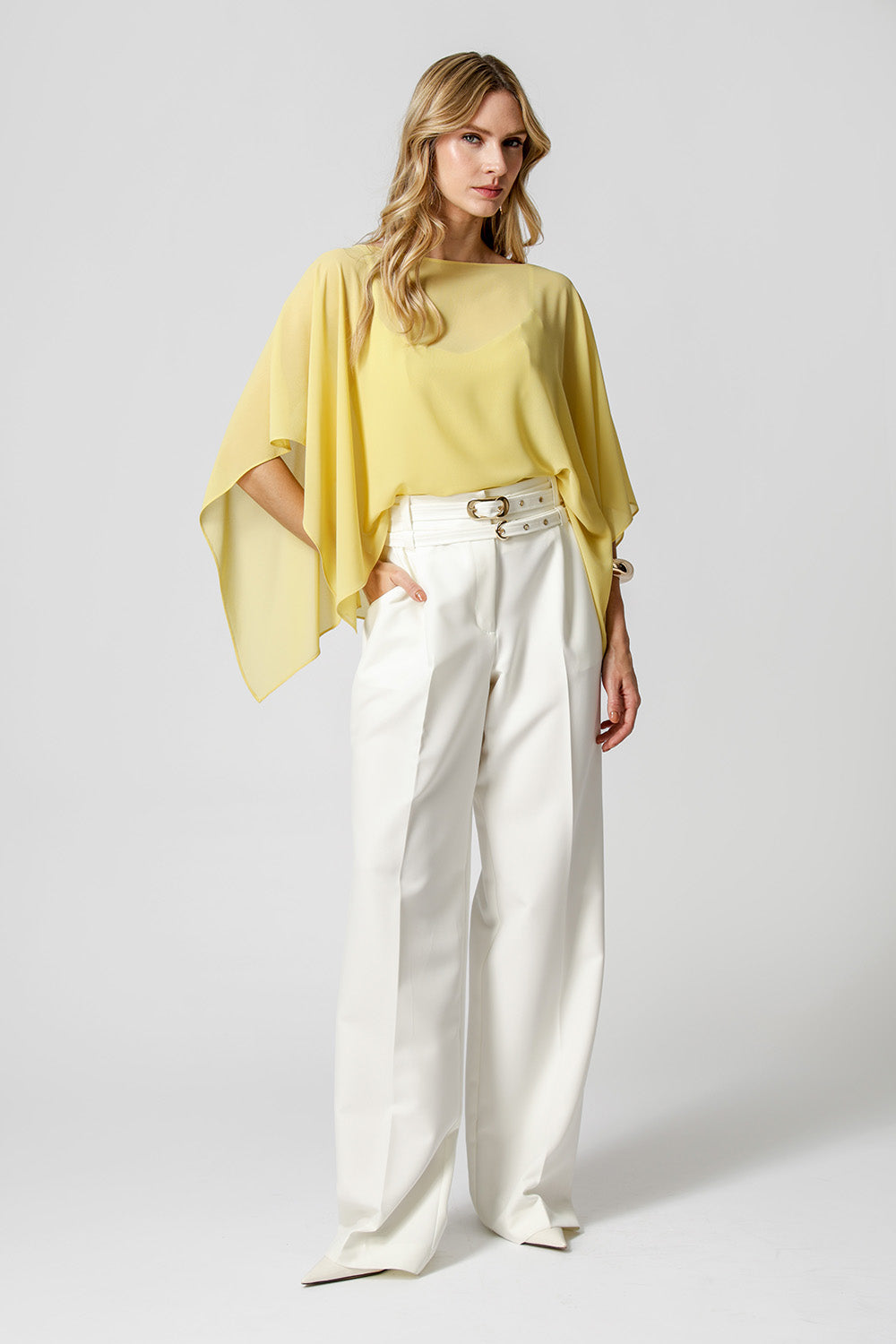 AMARELO