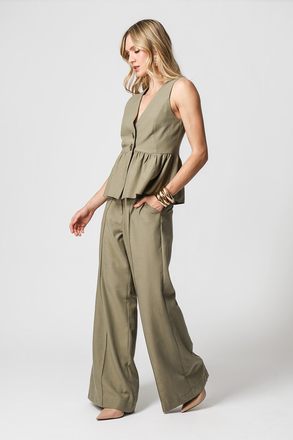 Bata Peplum Com Decote V - MUSGO CLARO
