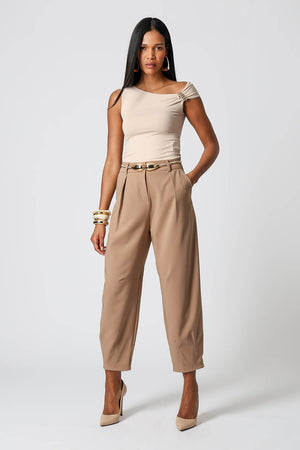 Blusa Decote Assimétrico Com Fivela - AREIA