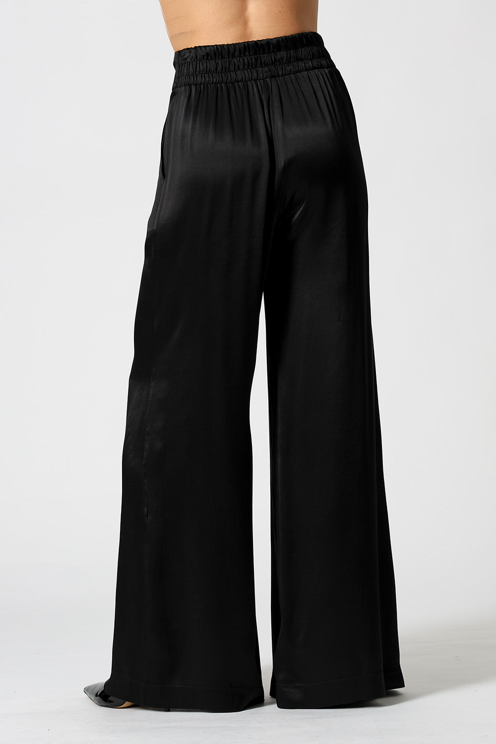Calça Pantalona Em Cetim - PRETO