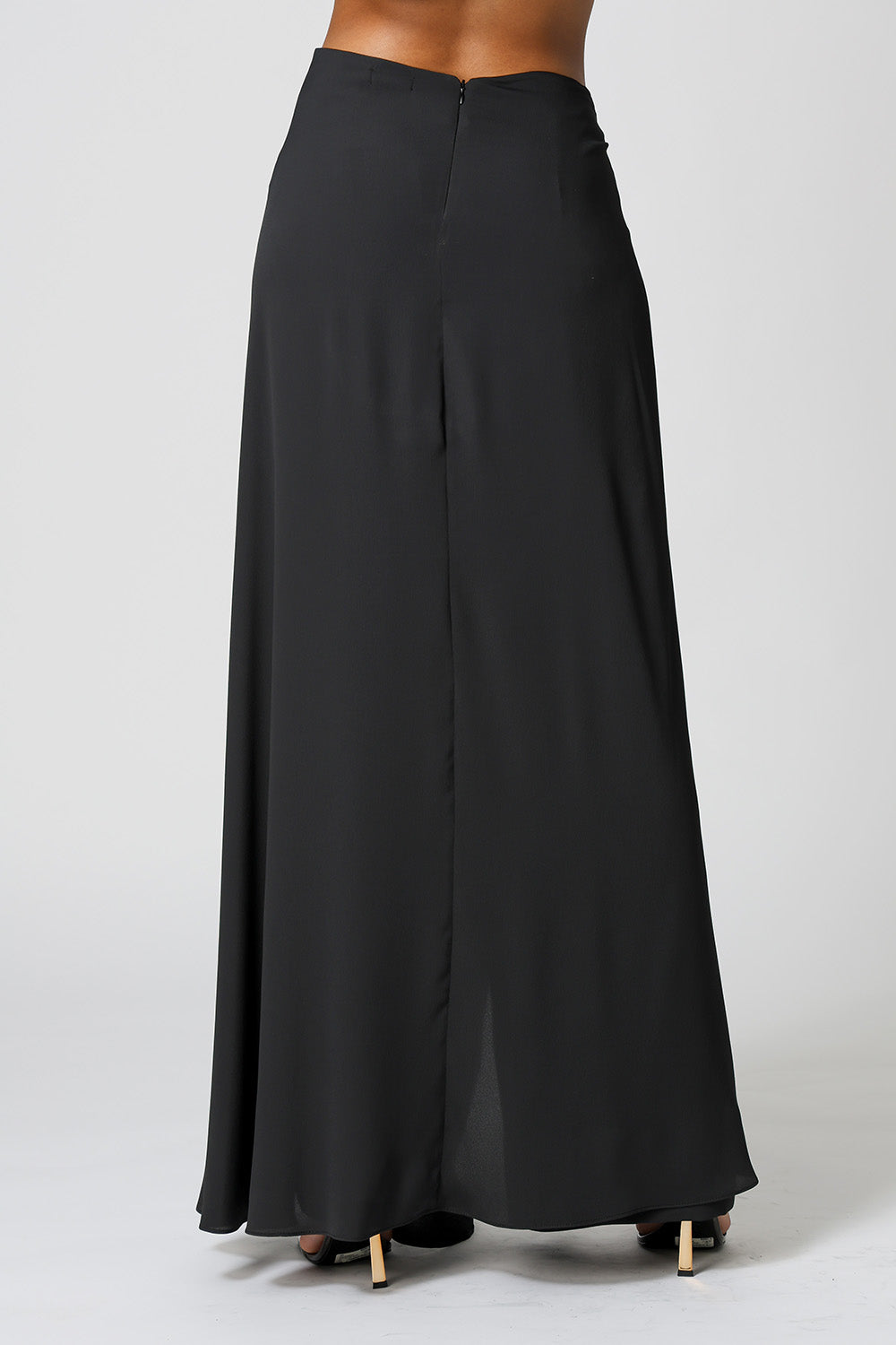 Saia Com Calça Interna e Fivela - PRETO