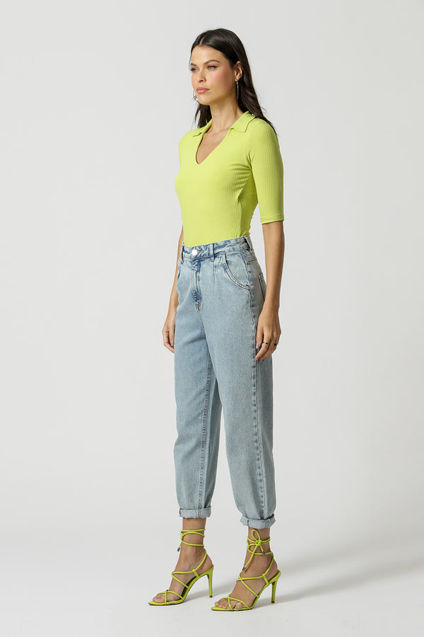 Blusa básica con cuello en V - CANA