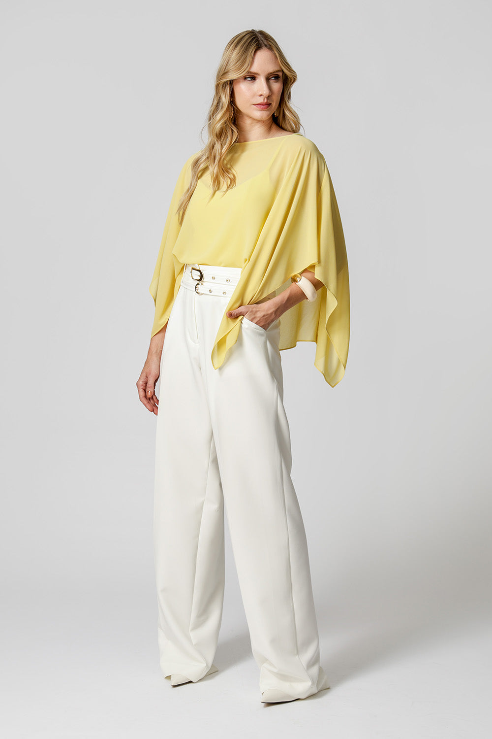 AMARELO