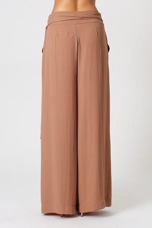 Calça Pantalona com Cinto Marmorizado - MARROM