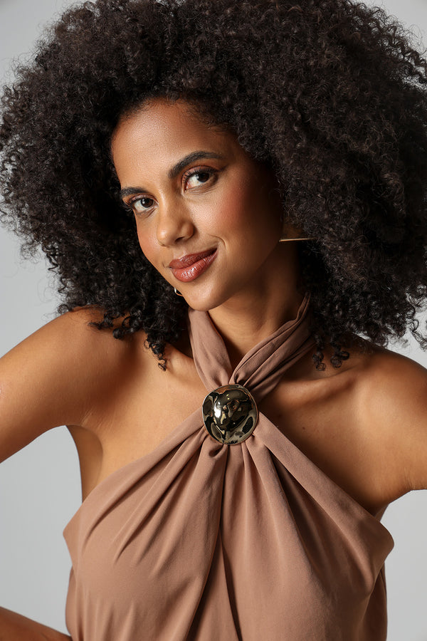 Blusa Transpassada Com Passante Dourado - MARROM