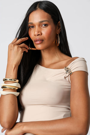 Blusa Decote Assimétrico Com Fivela - AREIA