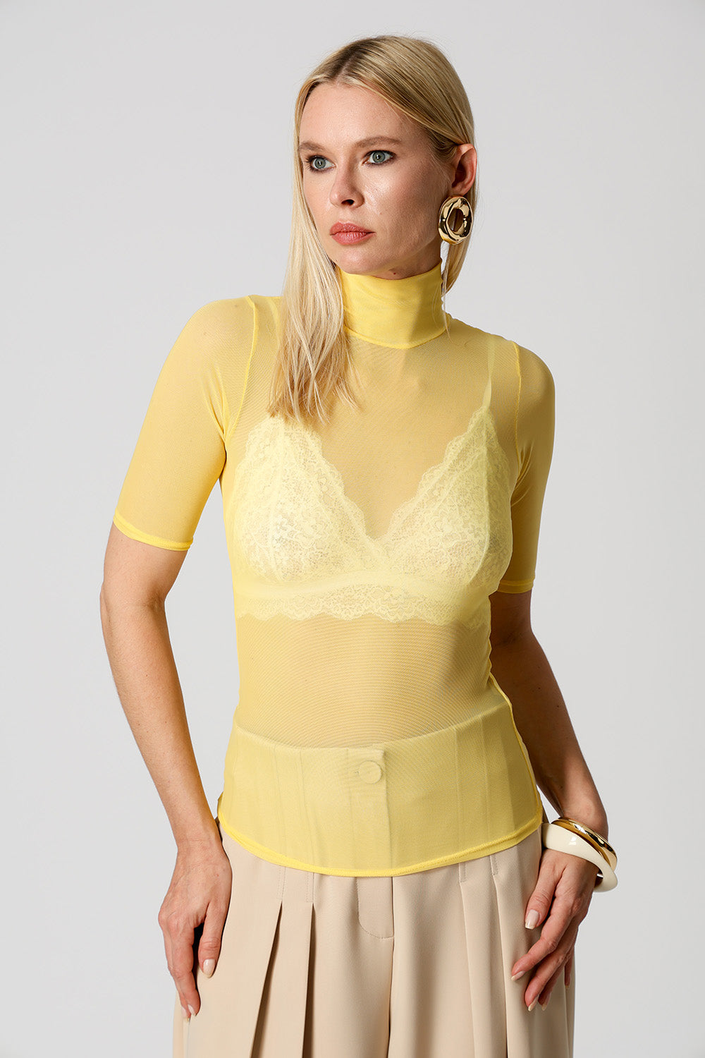 Blusa Em Tule Manga Curta - AMARELO