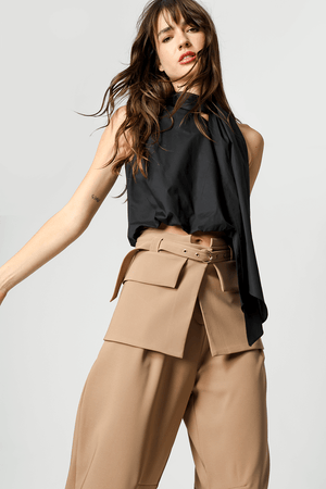 Blusa Balonê Com Gola Alta e Amarração