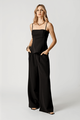 Blusa Com Recortes e Alças Finas - PRETO