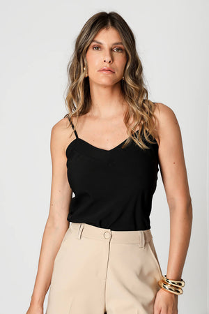 Regata Com Recorte No Busto