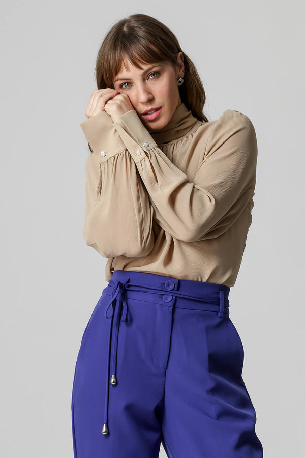 Blusa Gola Alta Com Amarração