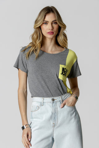 T- Shirt Com Bolso Frontal - PRETO MESCLA