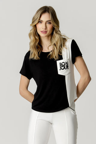 T- Shirt Com Bolso Frontal - PRETO