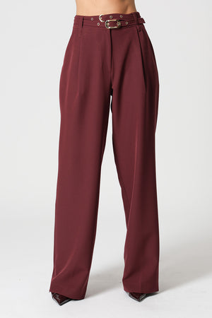 Calça Alfaiataria Com Pregas e Cintos