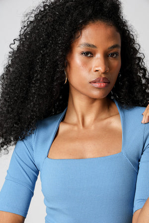 Blusa Decote Quadrado Manga Midi