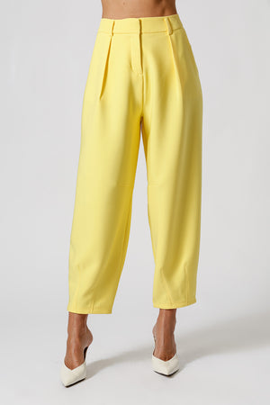 AMARELO