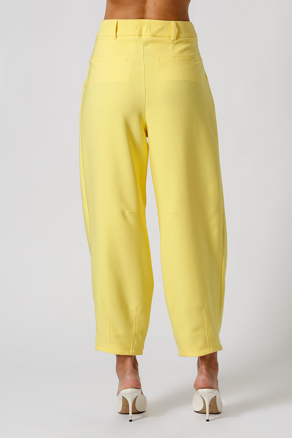AMARELO