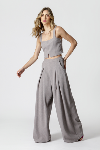 Top con detalle de abertura - GRIS
