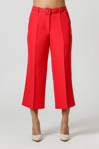 Pantalones Pantacourt con cinturón - ROJO