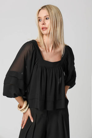 Bata de Manga Bufante Com Pregas