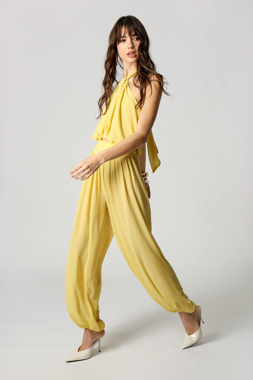 AMARELO