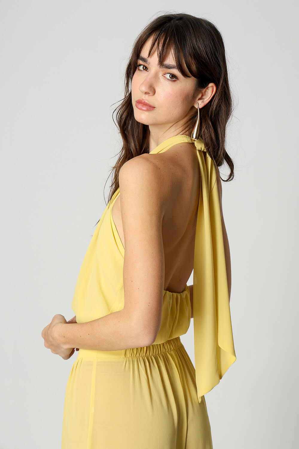 AMARELO