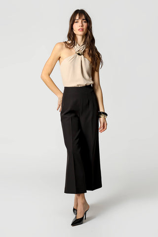 Blusa Com Fivela No Decote - AREIA