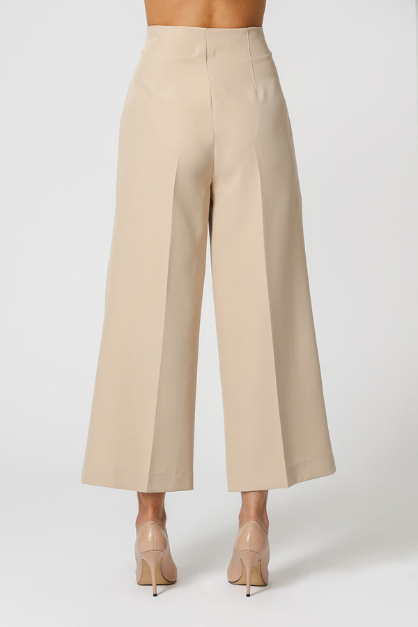 Calça Pantacourt Alfaiataria Barra Ampla