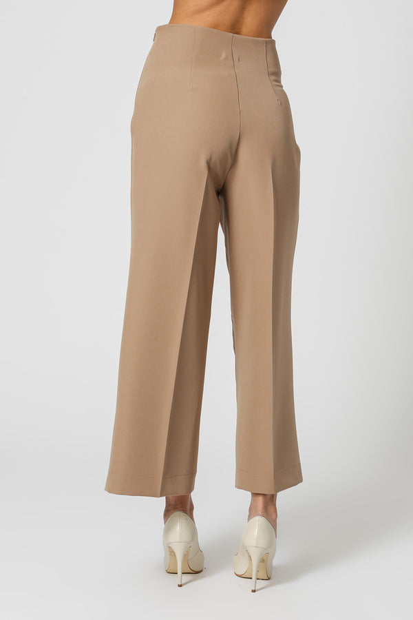 Calça Pantacourt Alfaiataria Barra Ampla
