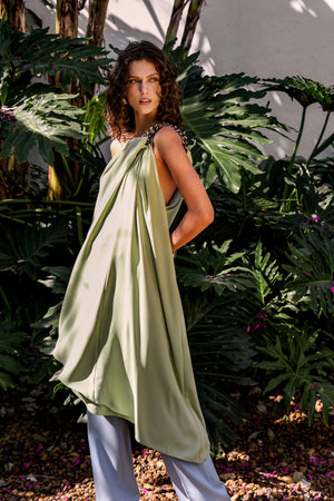 Vestido Assimétrico Ombro Corrente